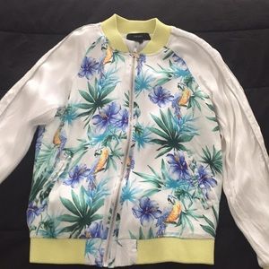 this jacket has really cute details on it